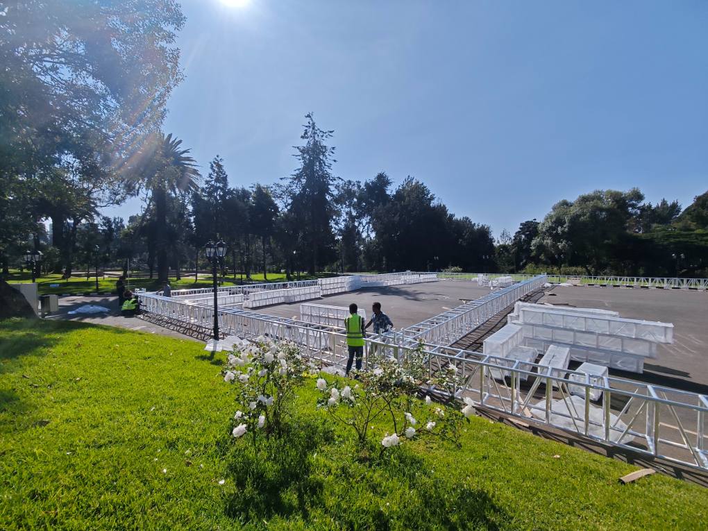 Large-scale truss structure Large-scale truss structure