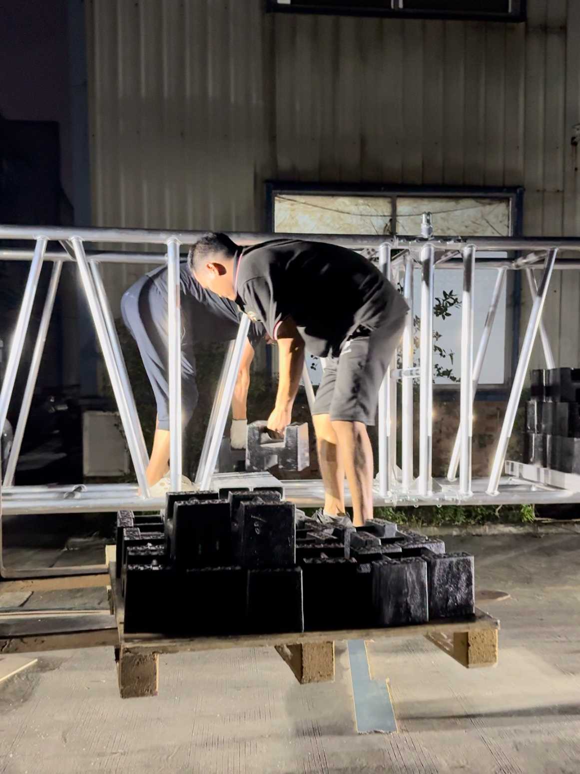 #650*1200mm Spigot Truss Loading Test