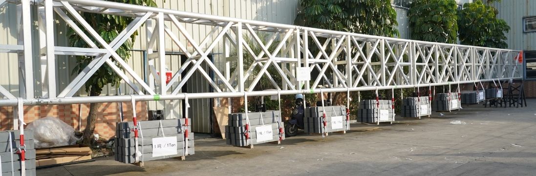 إتمام اختبار تحمل الأحمال بنجاح من قبل هيئة TÜV لهيكل من الألومنيوم شديد التحمل بأبعاد 550 مم × 1500 مم