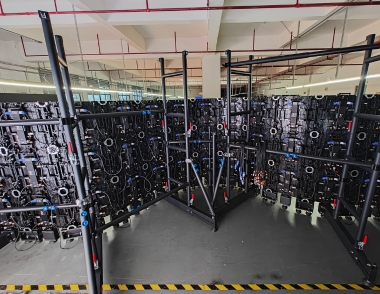 حلول الدعم الأرضي لجدران شاشات OLED المنحنية والمتموجة